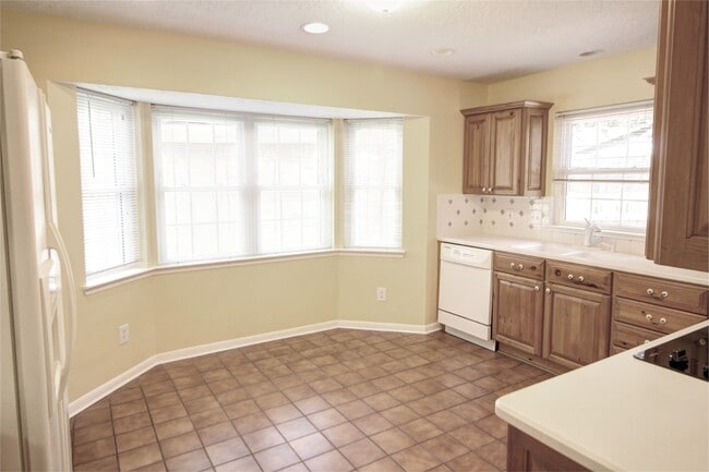 Building Photo - 12118 Double Tree Dr