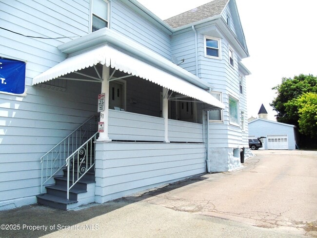 Building Photo - 131 North Blakely Street