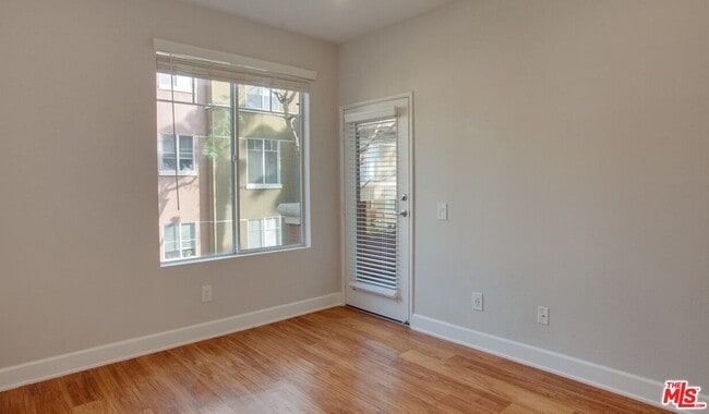 Foto del edificio - 5551 W 6th St