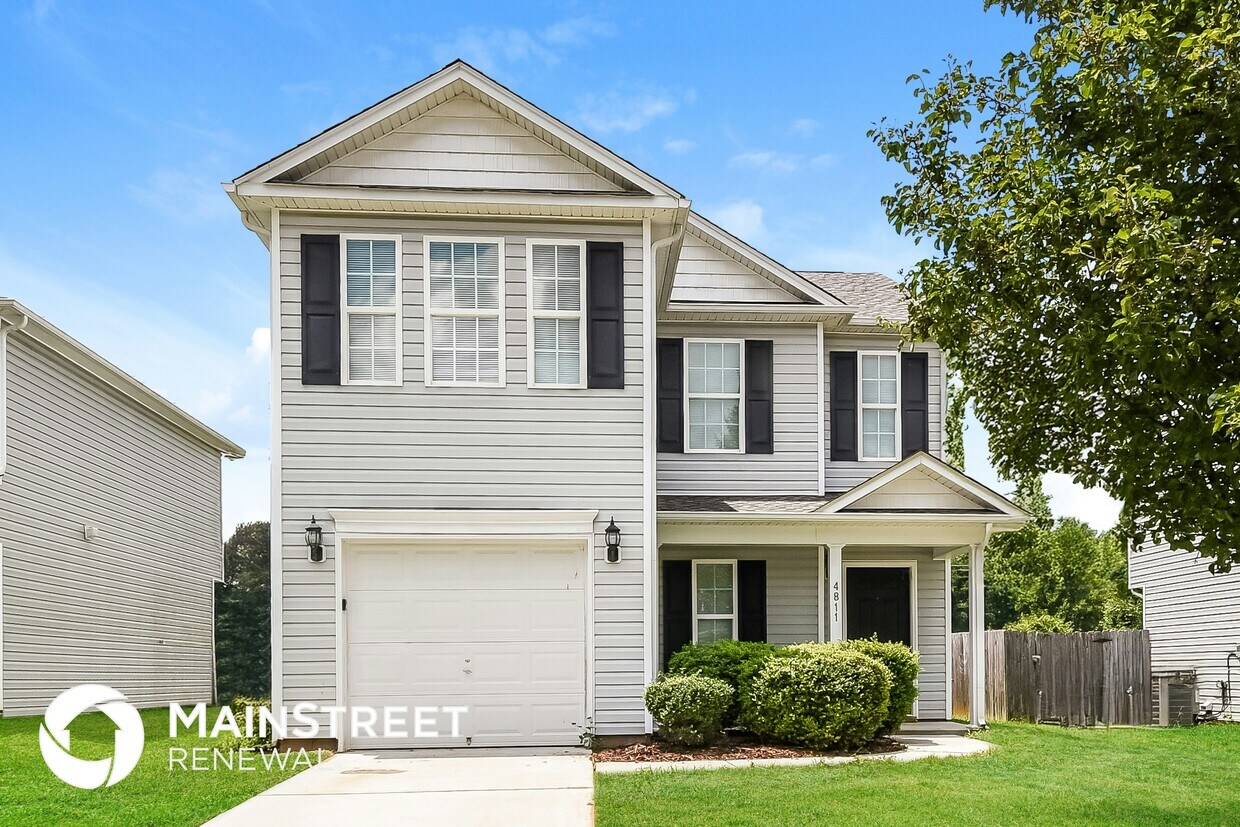 Foto principal - 4811 Yellow Locust Dr