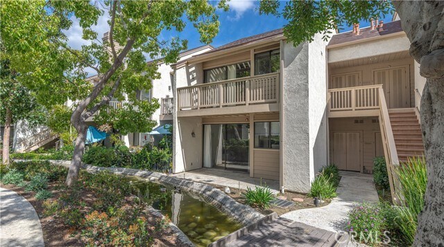 Building Photo - 10560 Lakeside Dr N