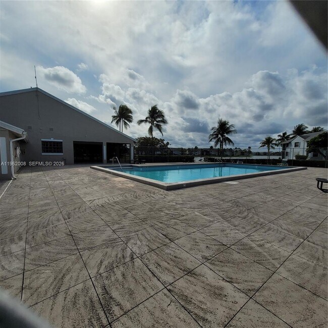 Foto del edificio - 1403 S Liberty Ave