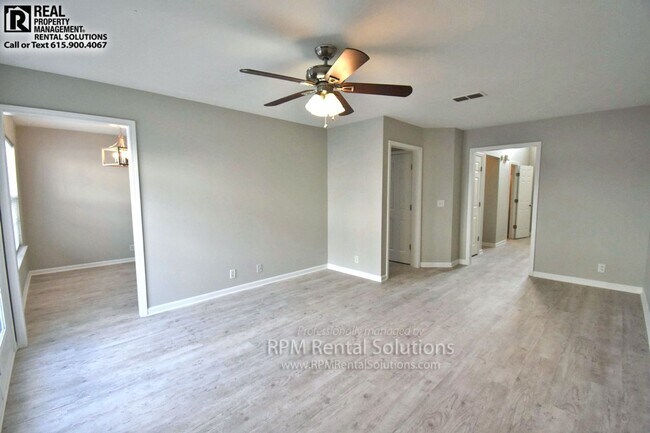 Foto del edificio - 2BR/2.5BA fantastic Mboro townhome! With a...