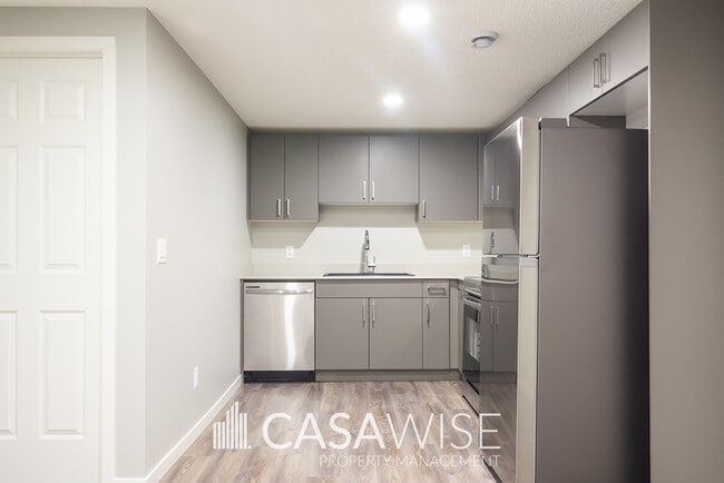 Building Photo - 6231-6176 176 Ave NW