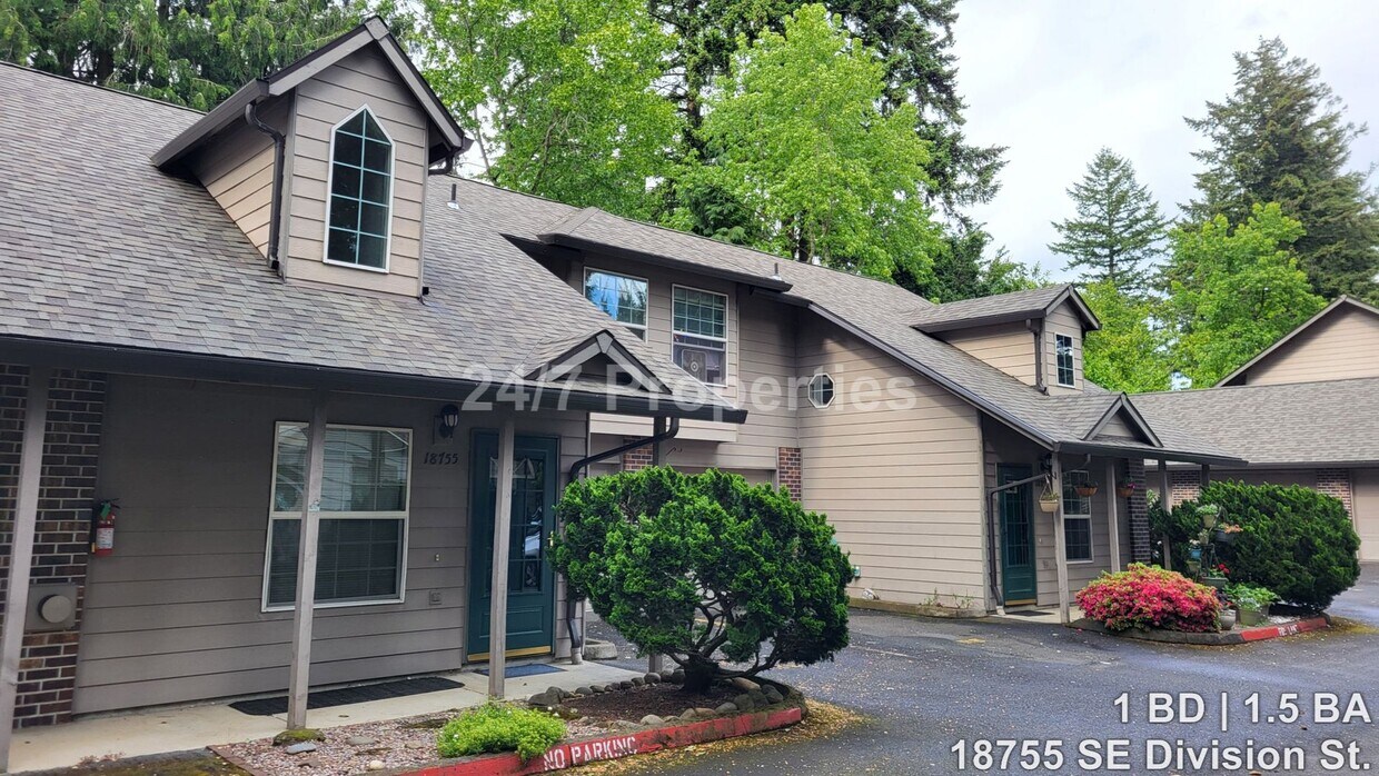Primary Photo - Charming 1 BD | 1.5 BA Townhome - SE Division