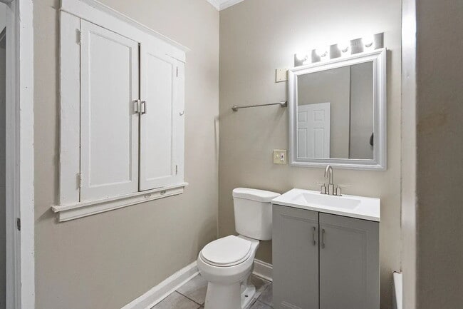 Building Photo - Charming 3-Bedroom Home | 1 Bath | In-Unit Laundry | Updated Kitchen – $2,000/month