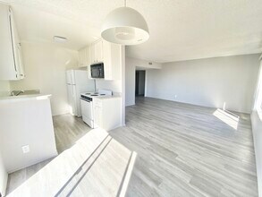 Building Photo - 3747 Glendon Ave