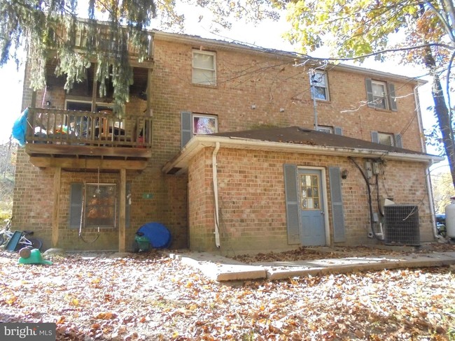 Foto del edificio - 51 Ed Turner Ln