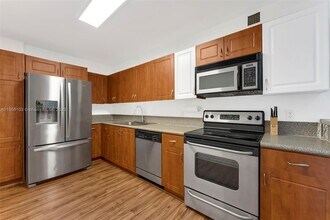 Building Photo - 401 69th St