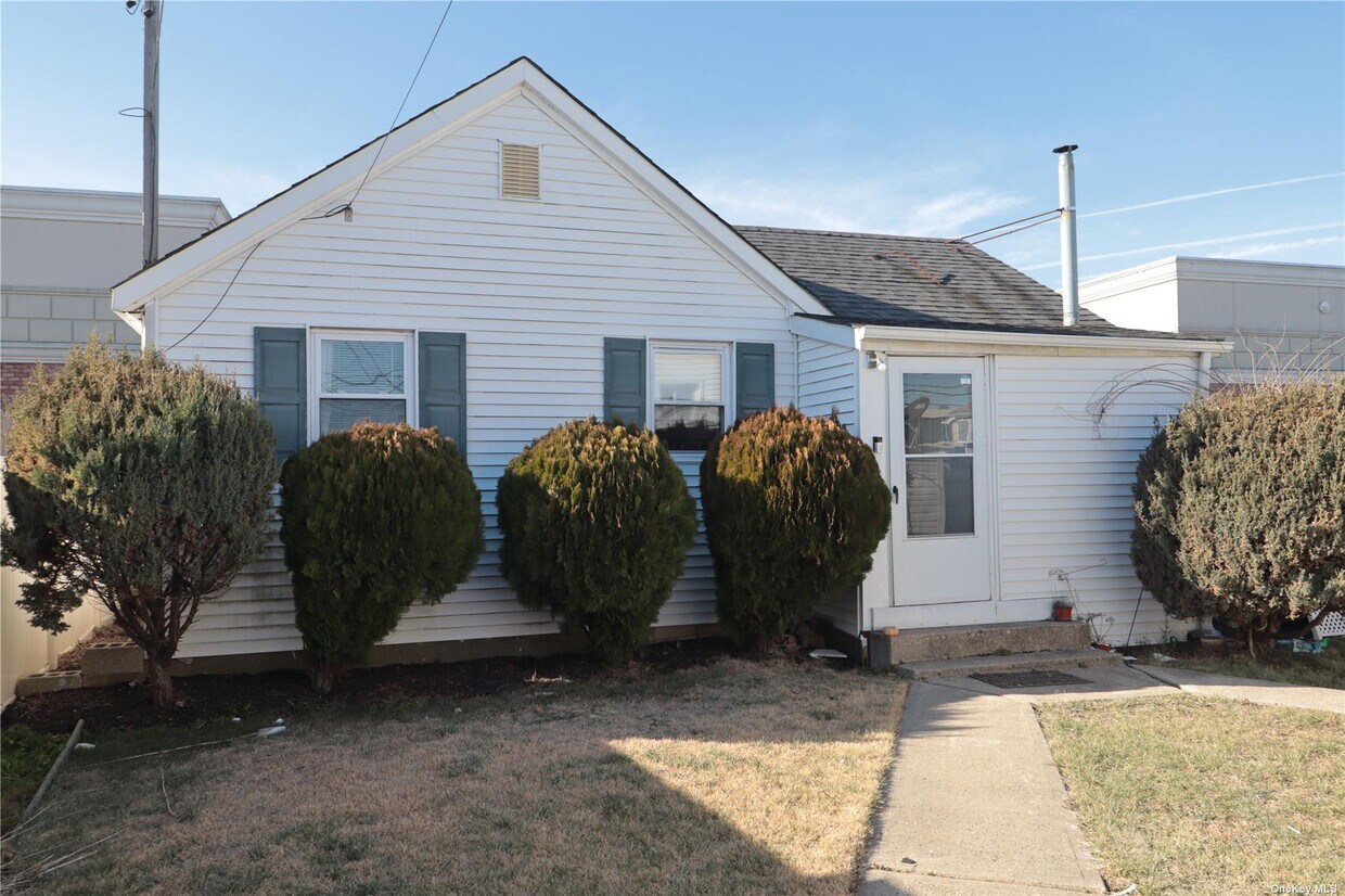 3526 Kings Hwy, Oceanside, NY 11572 House Rental in Oceanside, NY
