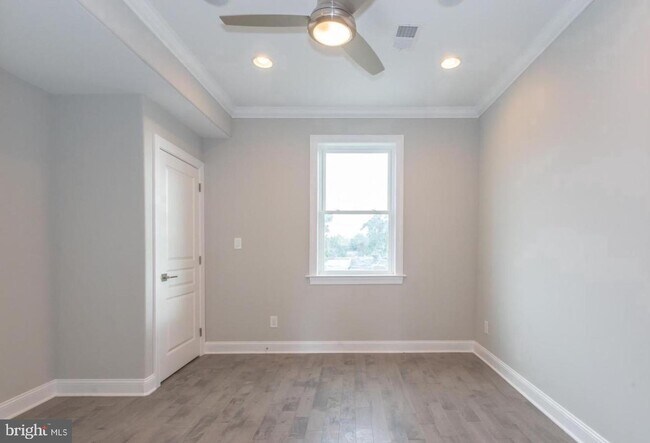 Foto del edificio - 2440 W Jefferson St