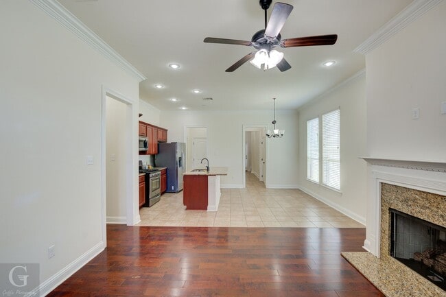 Foto del edificio - 1005 S Cres Cove