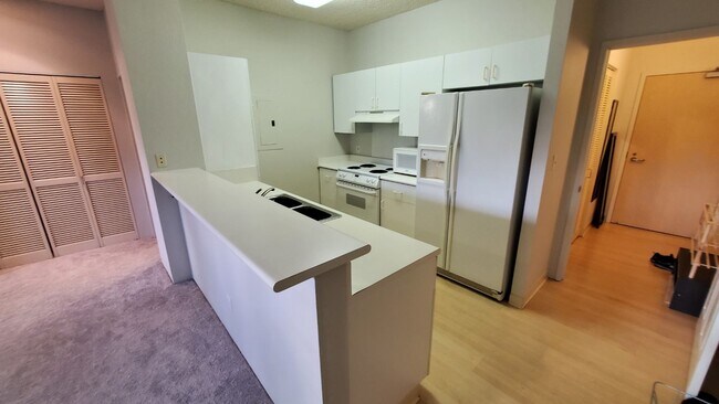 Foto del edificio - 1450 Young St