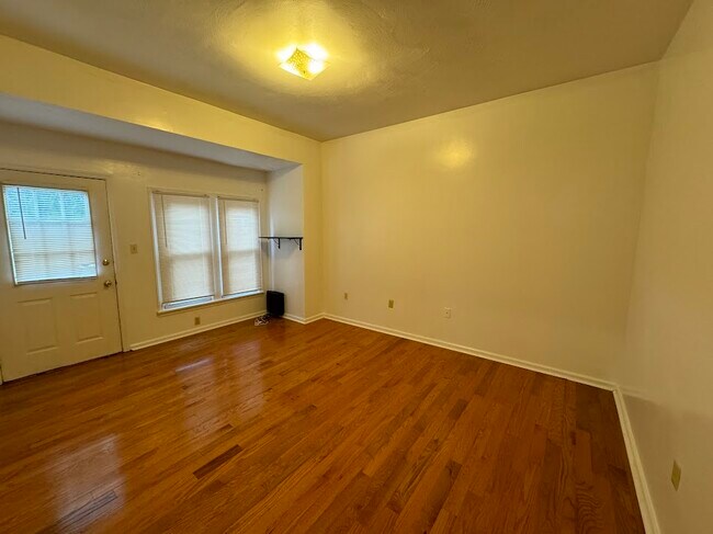 Building Photo - 920 Bellefonte St
