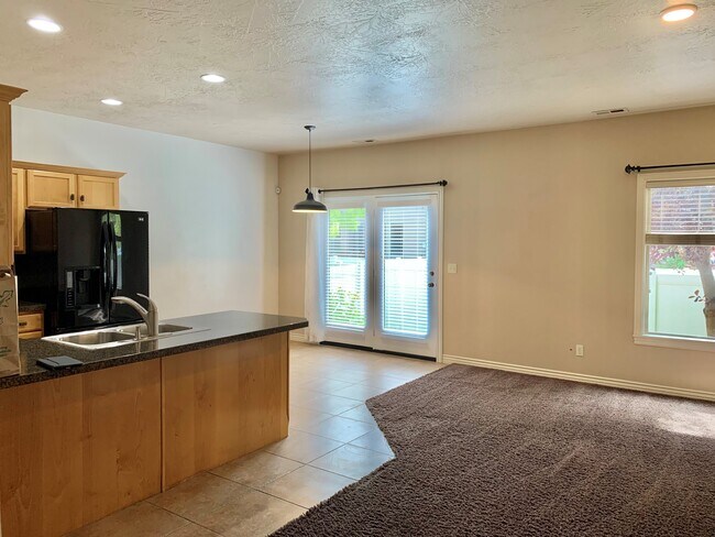Building Photo - 7186 S 420 E