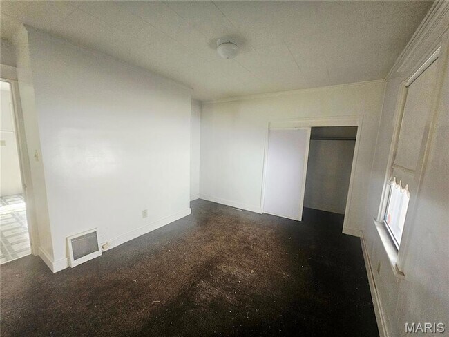 Foto del edificio - 8709 Alva Ave