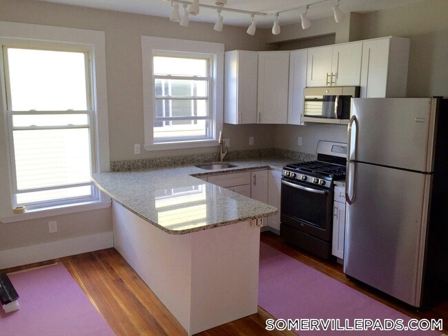 Building Photo - 9 Arlington St