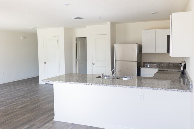 Foto del edificio - 721 Hillview Loop