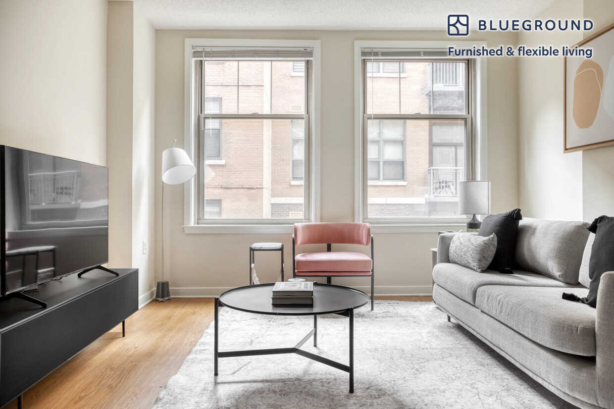 Foto principal - 2400 M St NW