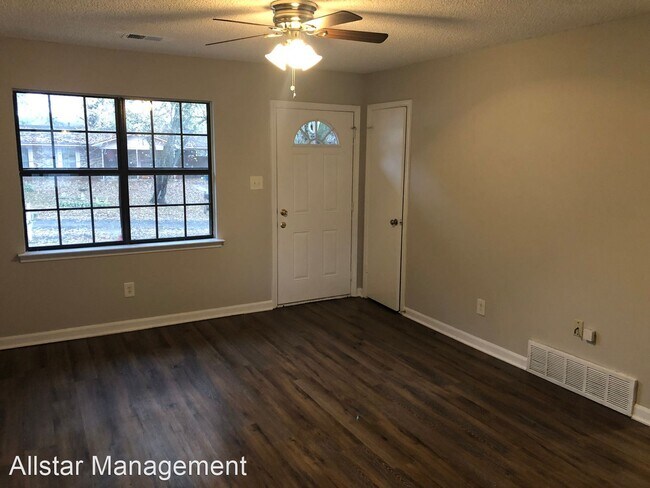 Foto del edificio - 3 br, 1 bath House - 5555 Briarwood