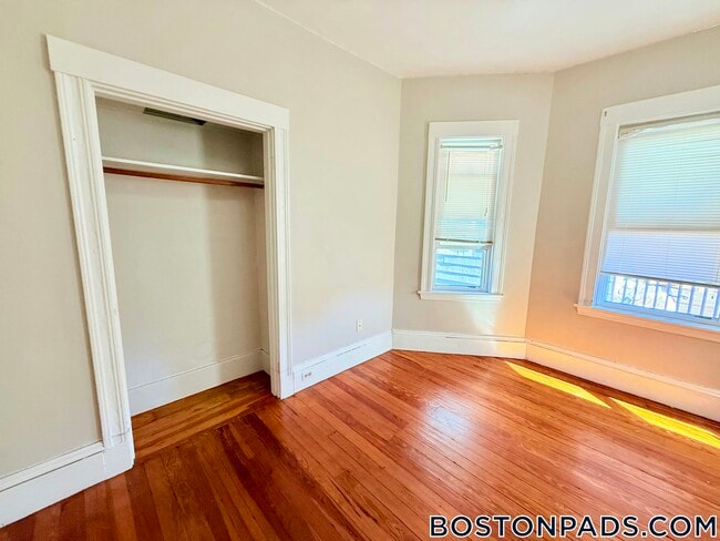 Building Photo - 348 Faneuil St