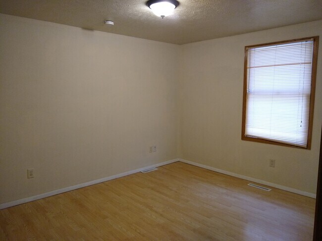 Foto del edificio - 57030 Lake St