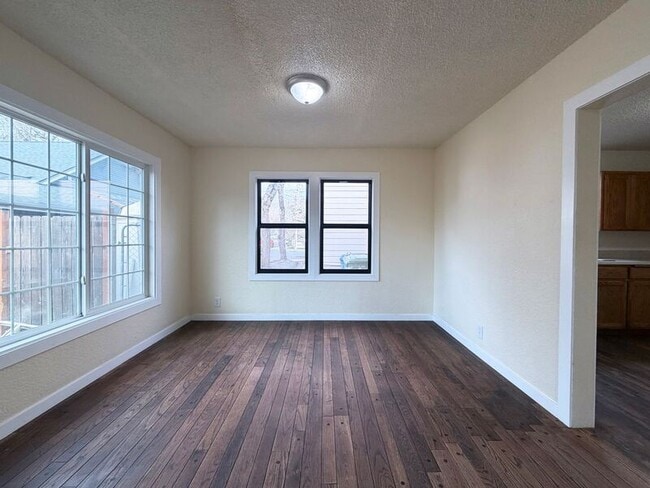 Building Photo - 960 Clark St