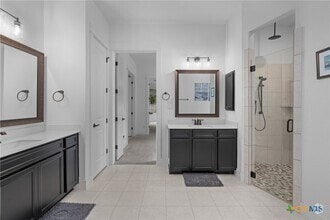 Building Photo - 1604 Hinterwald St