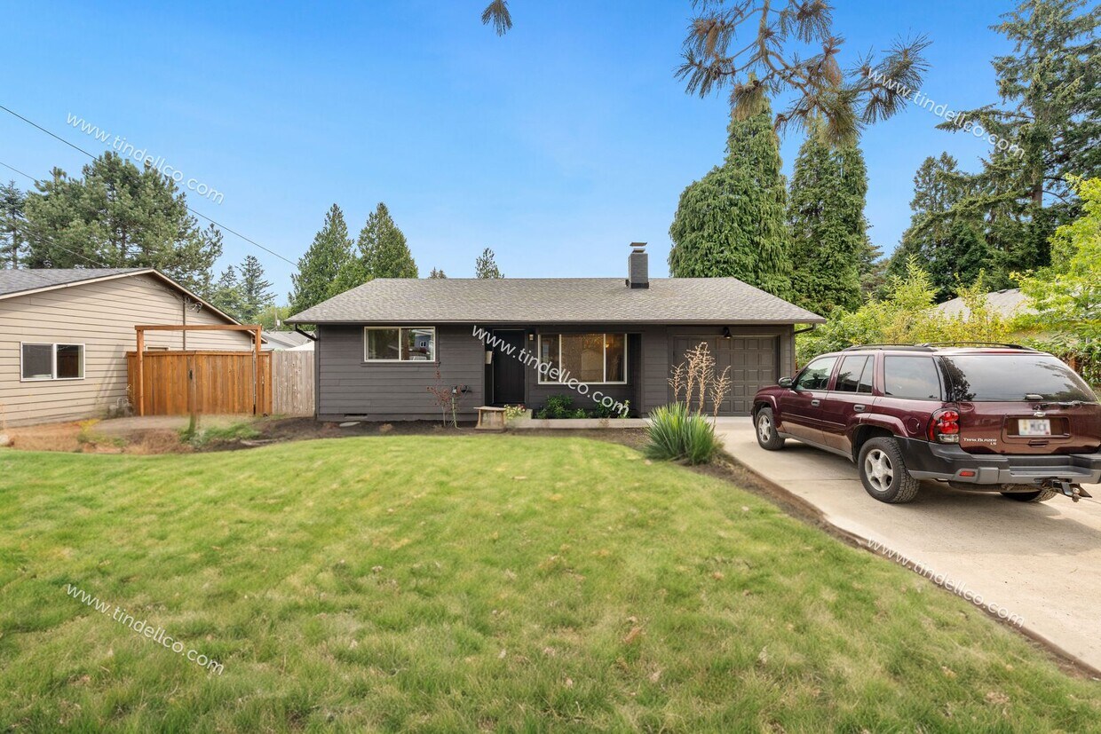 Primary Photo - Cozy Comfort Awaits: Your Perfect 3-Bedroo...
