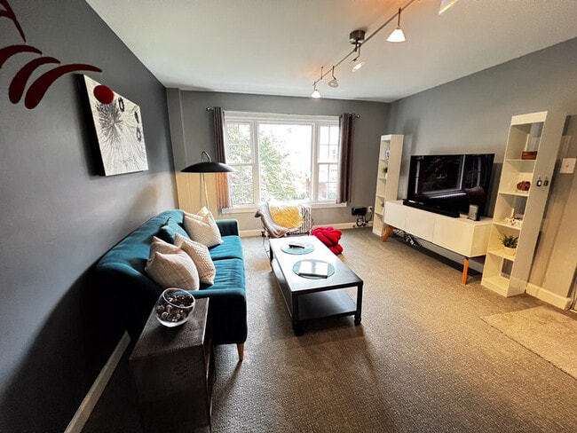 Foto del edificio - 1224 N Meade St