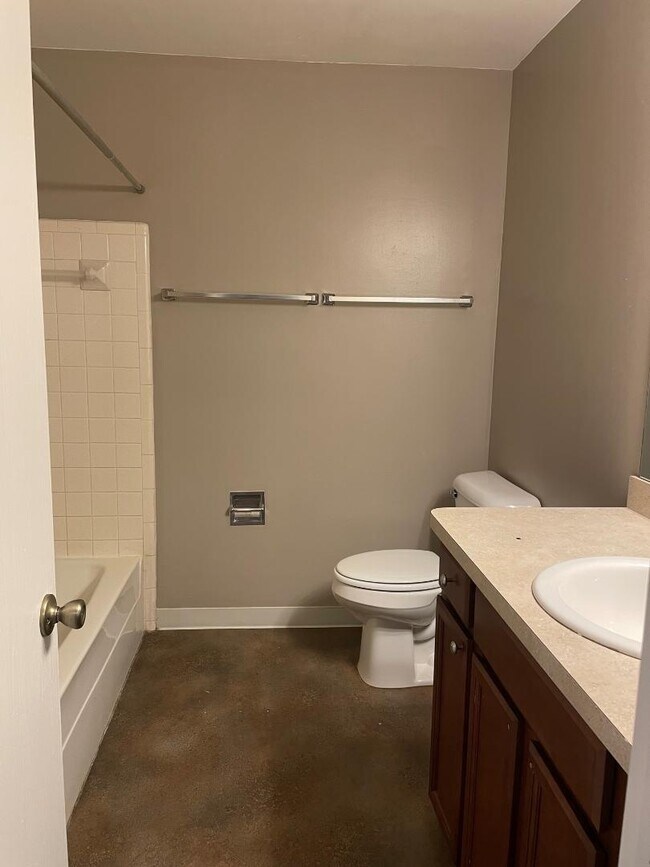 bathroom - 172 Grand Manor Dr