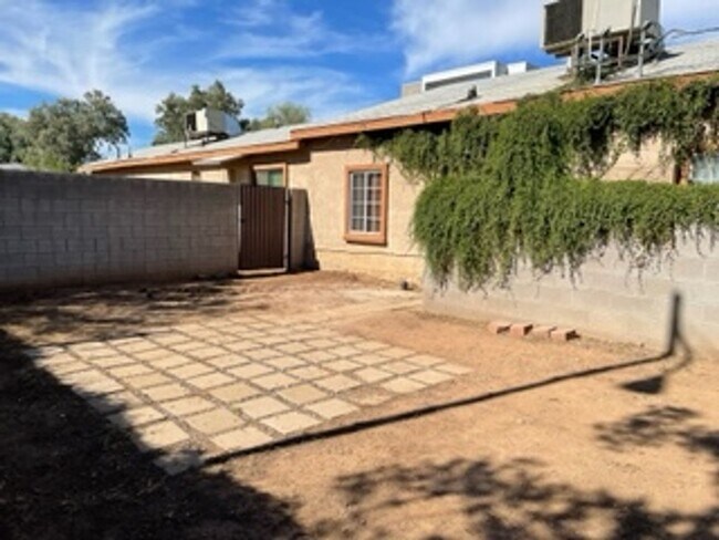 Foto del edificio - 600 S Roosevelt St