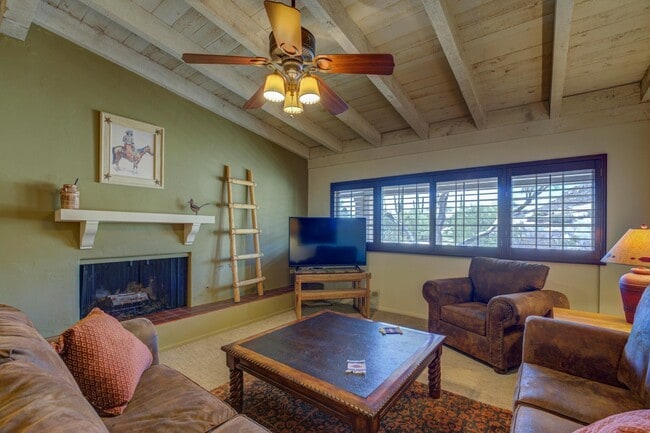 Building Photo - 1103 Ocotillo Cir