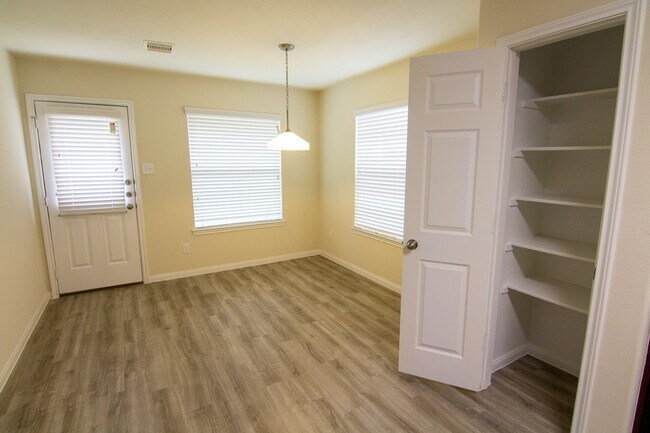 Foto del edificio - 12243 Gemma Ln