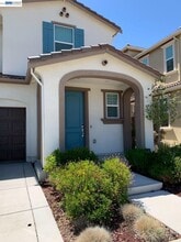 Building Photo - 7149 Diamond Ave