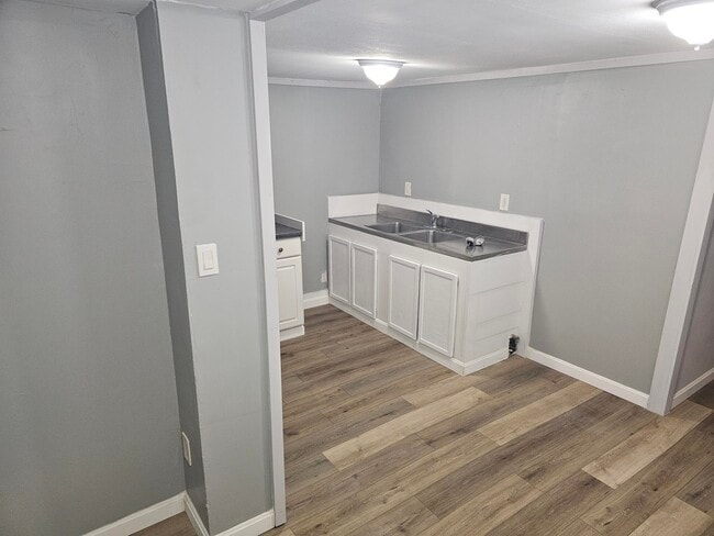 Building Photo - 838 NH-12