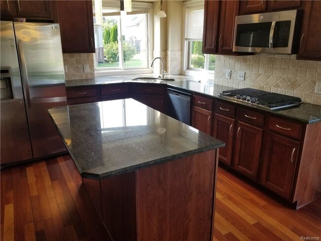 Foto del edificio - 8374 Jack Pine Dr
