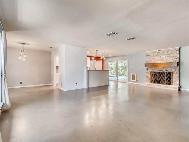 Building Photo - 2500 Candlewood Ct