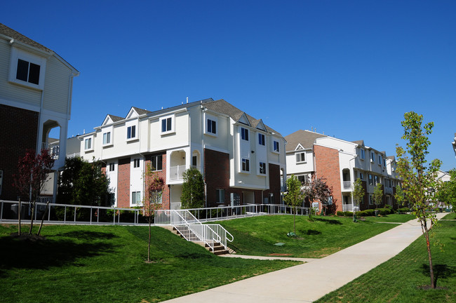 Building Photo - Harbortown Terrace