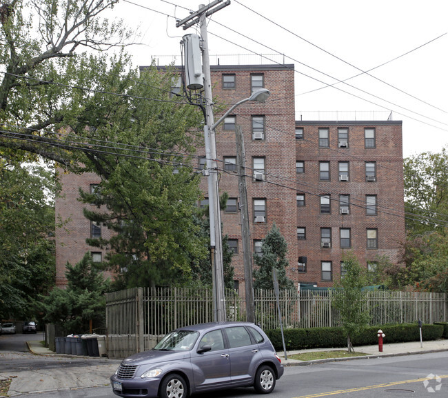 Building Photo - Vernon Woods Apartments