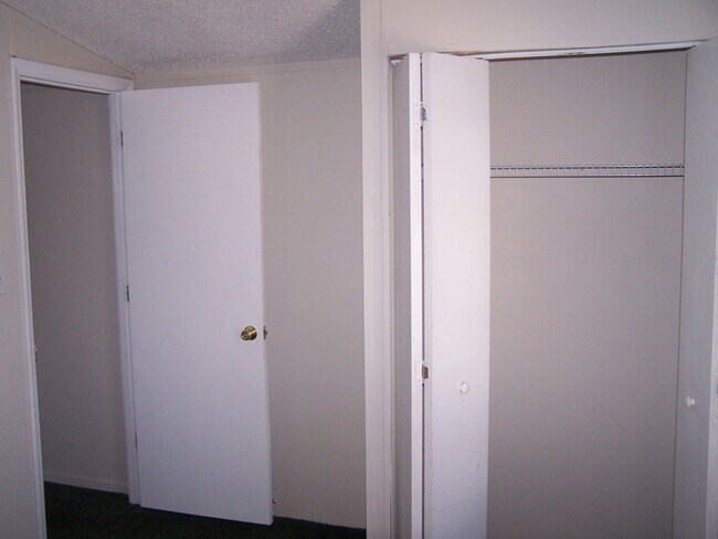 Foto del edificio - 143 Jordyn Layne Dr