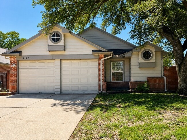 Building Photo - 7142 River Garden Dr