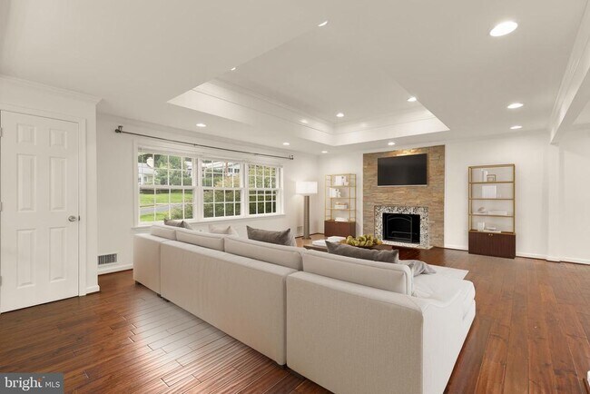Foto del edificio - 6203 Hardy Dr