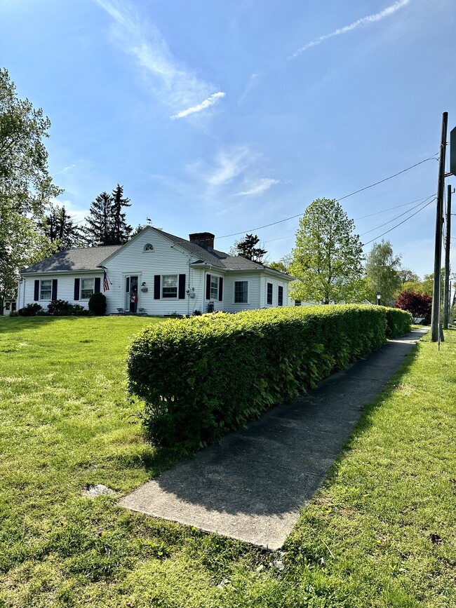 4 Mill Creek Rd, Branford, CT 06405 House Rental in Branford, CT