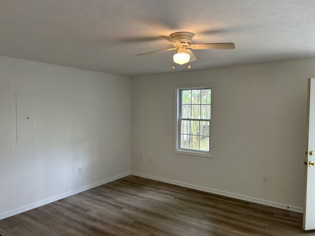 Foto del edificio - 14105-14109 Red House Road