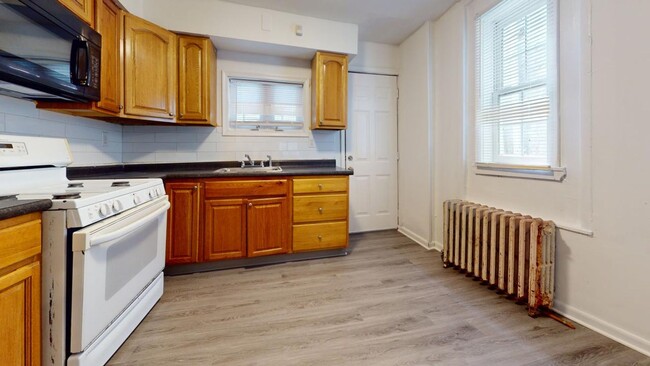 Building Photo - Dunlap Neighborhood THREE BEDROOM, Ready f...