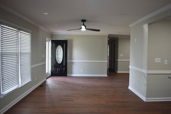 Foto del edificio - Newly renovated home located in Dunn!