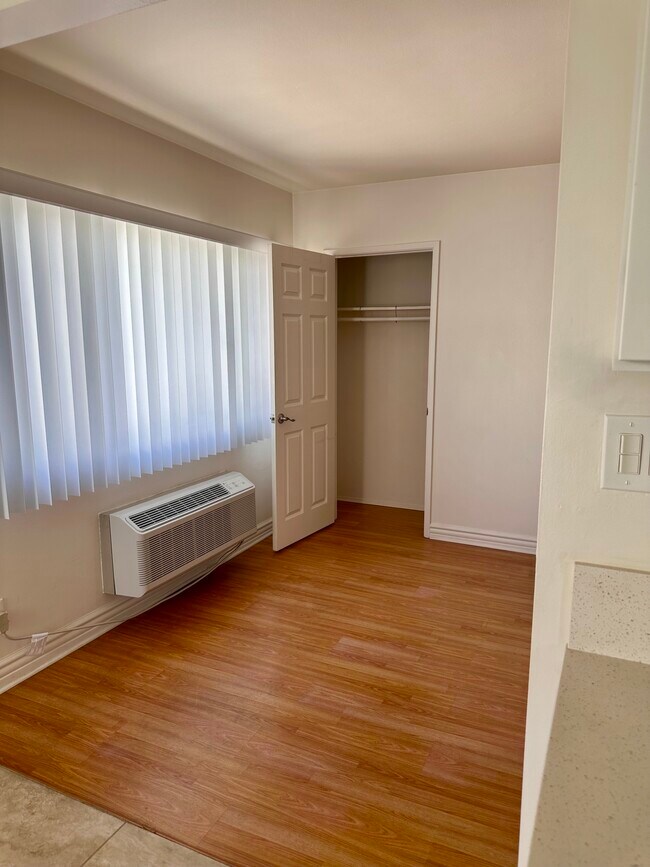 Foto del edificio - 10850 Landale St