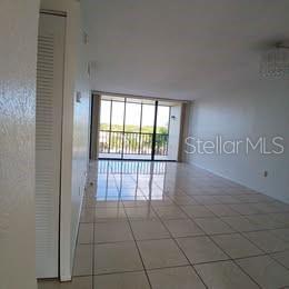 Building Photo - 1000 Cove Cay Dr