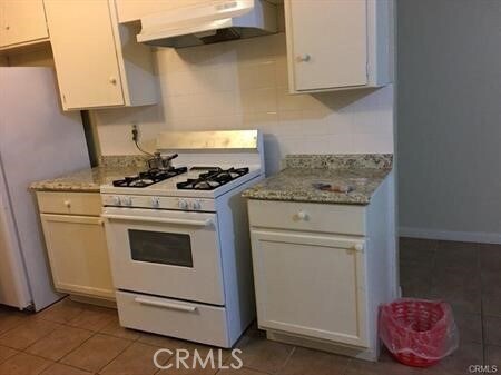 Primary Photo - 338 S Pomelo Ave